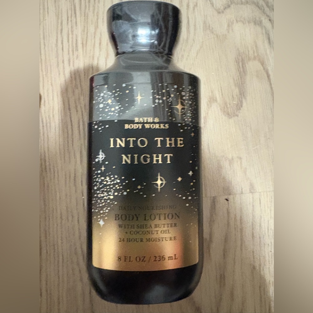 Bath & Body Works Into the Night Body Lotion - Full  Size 8 oz - Sealed